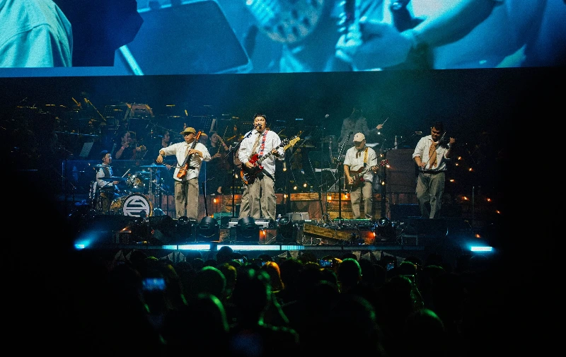 Classroom sing-alongs, MOA Arena rockestra